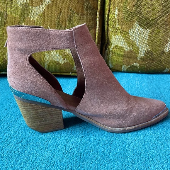 Jeffrey Campbell Woodruff suede cutout bootie | Blush | 9 - Picture 5 of 14